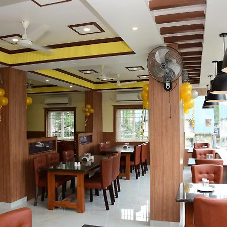 Jfive Residency Hotel Madras Buitenkant foto