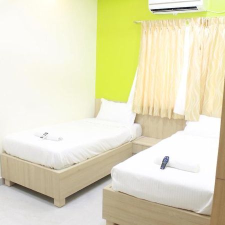 Jfive Residency Hotel Madras Buitenkant foto