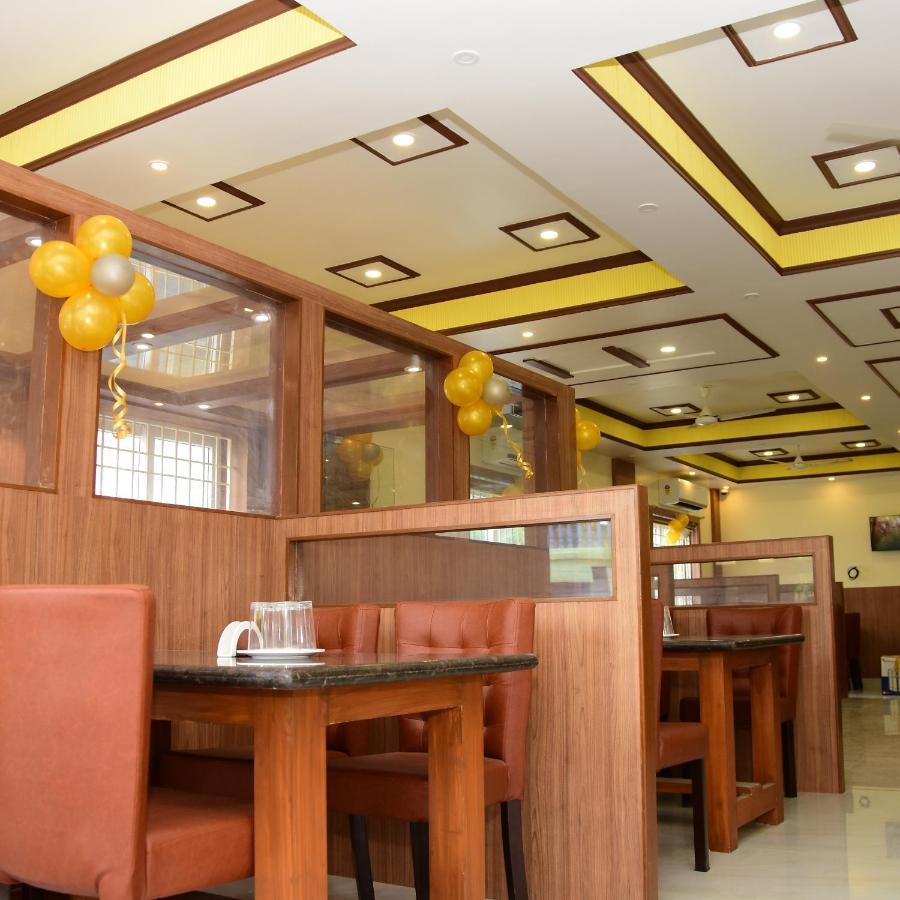 Jfive Residency Hotel Madras Buitenkant foto